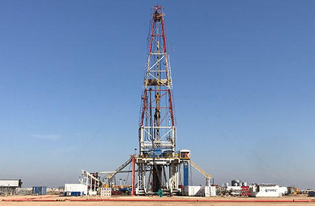 Cluster drilling rig